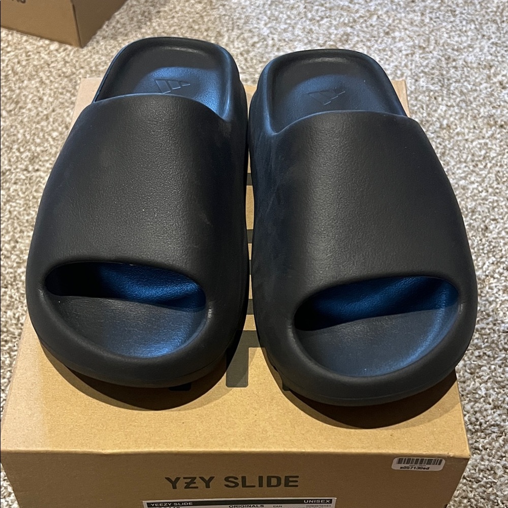 Black YZY Slide Sandals
